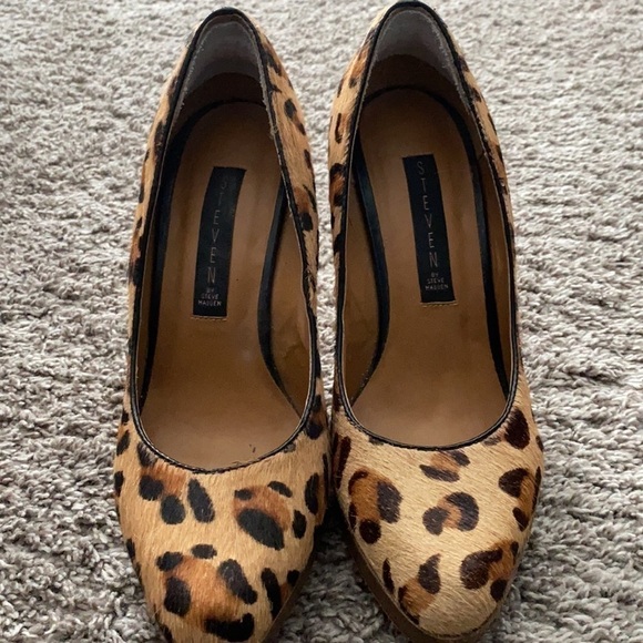 Steve Madden Rummble Leopard Calf Hair Heels - Picture 5 of 10